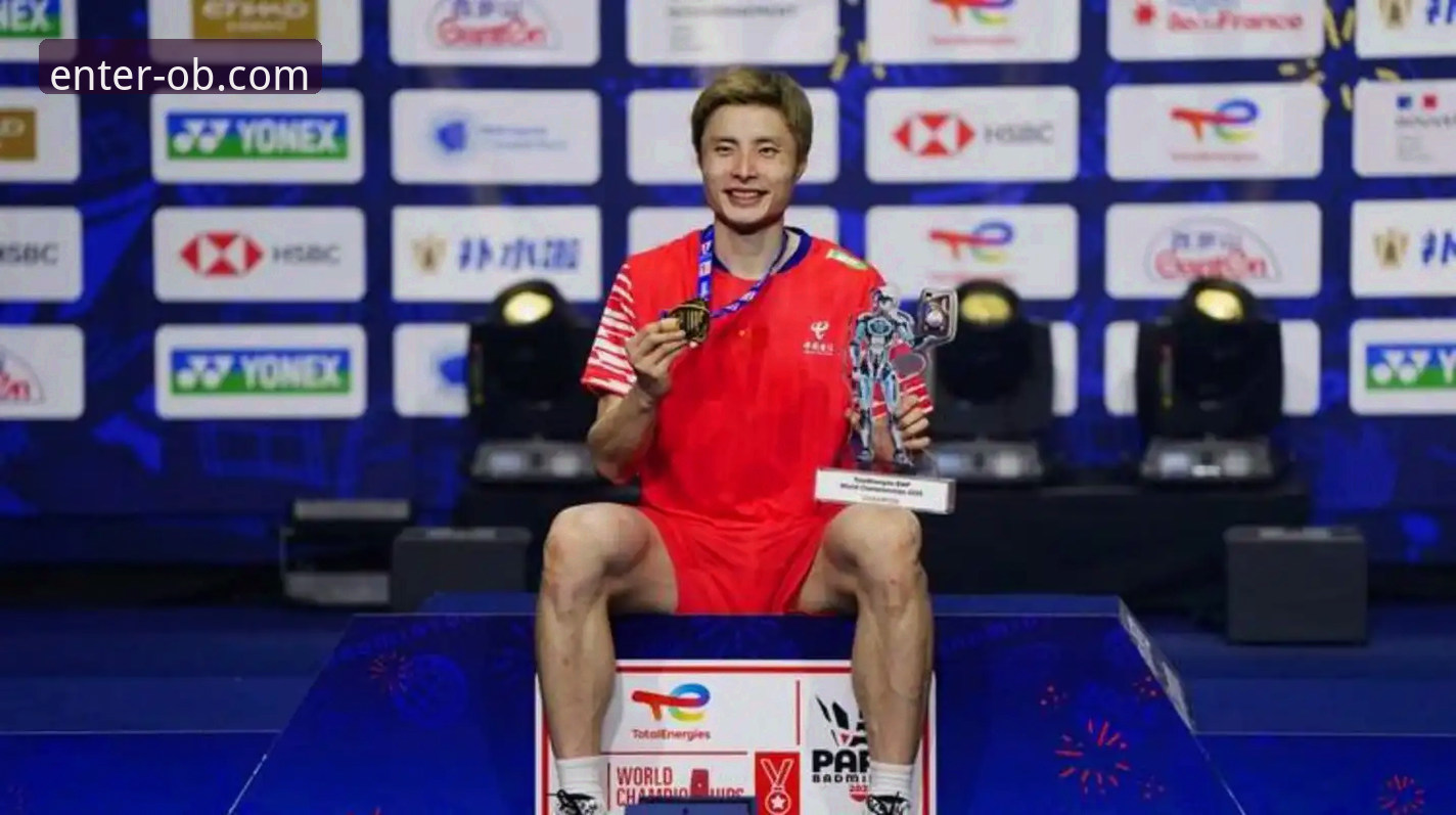 石宇奇亚锦赛登顶详解：八年等待，国羽男单王者归来
